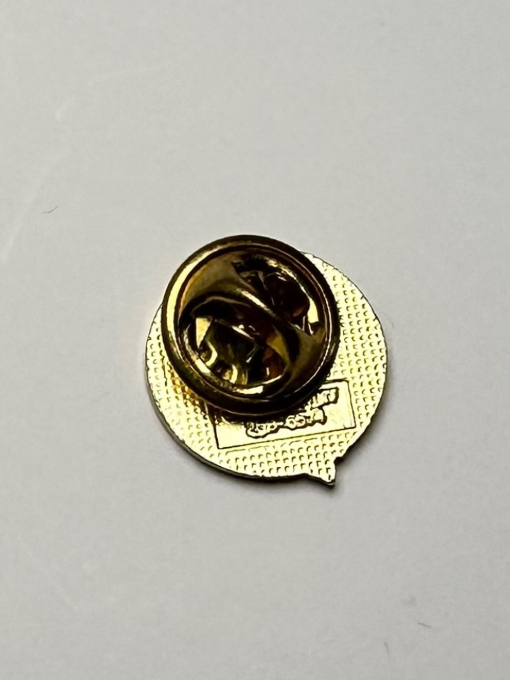 Newfoundland & Labrador Puffin Lapel Pin Canada Bird Enamel Pin - Picture 2 of 2